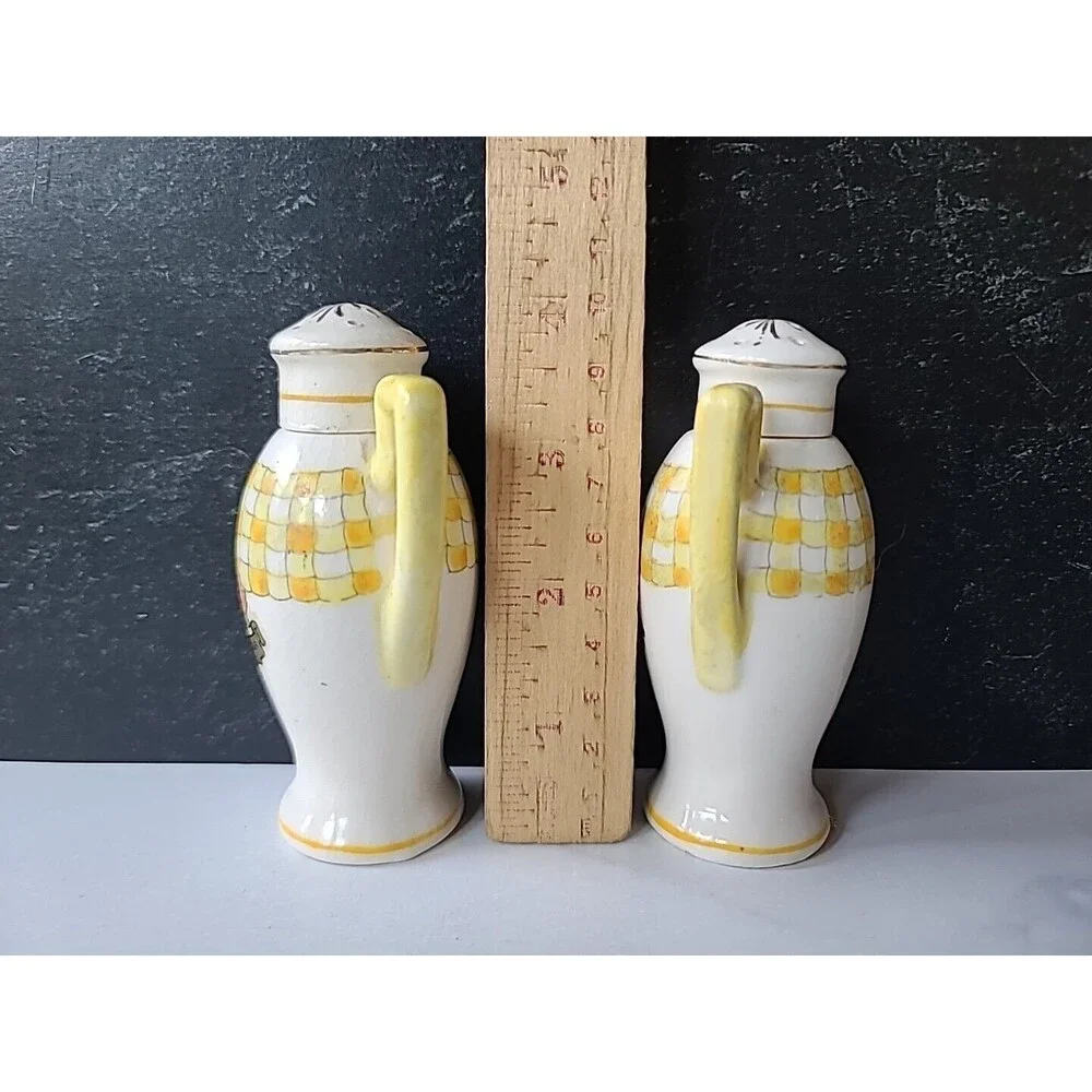 Souvenir Of Callander Canada Salt And Pepper Shakers Vintage